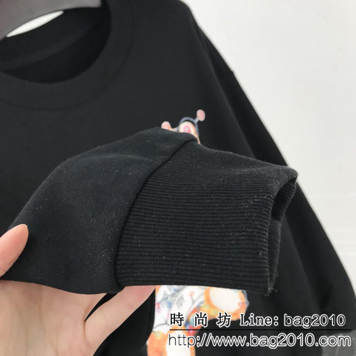 MOS莫斯奇諾 18ss 小熊彩燈耶誕節限量款圓領衛衣 純棉加絨面料 保暖性高 高版本男女同款 ydi2352
